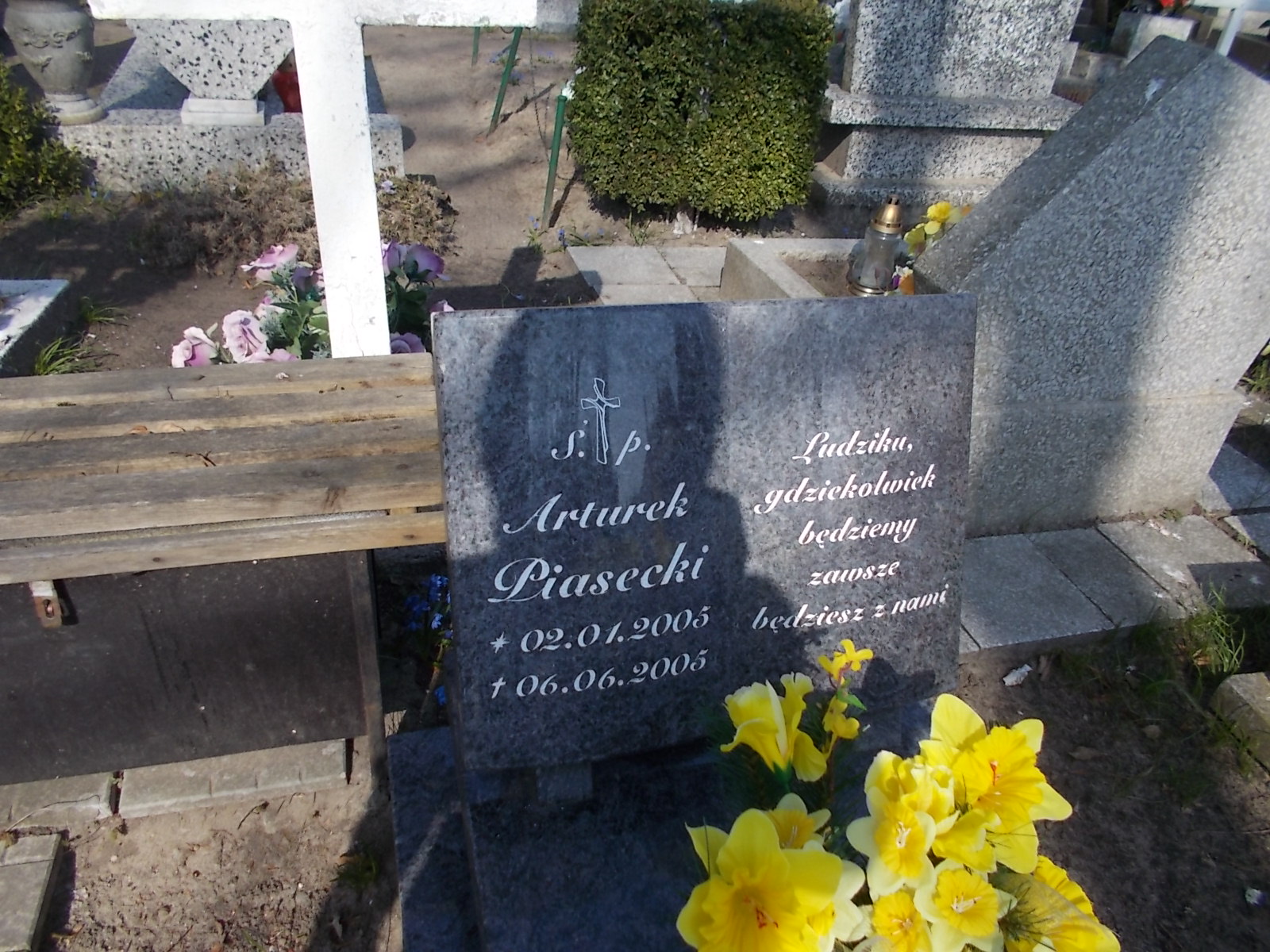 Artur Piasecki 2005 Ustka - Grobonet - Wyszukiwarka osób pochowanych
