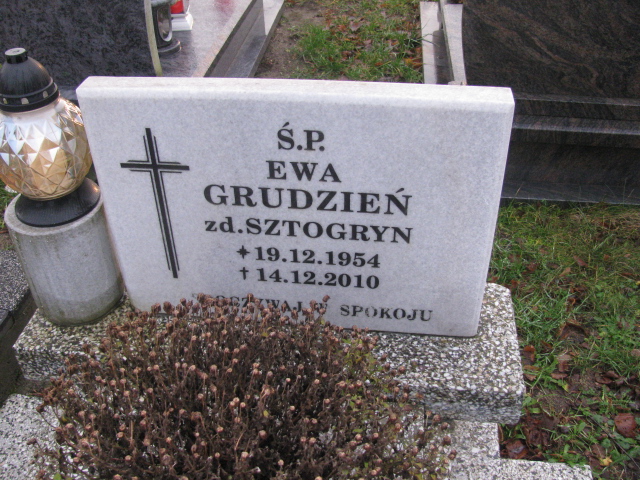 Ewa Grudzień 1954 Ustka - Grobonet - Wyszukiwarka osób pochowanych