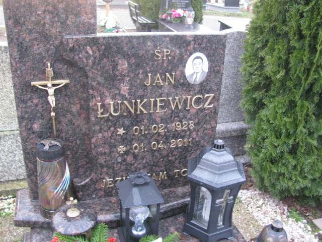 Jan Łunkiewicz 1928 Ustka - Grobonet - Wyszukiwarka osób pochowanych